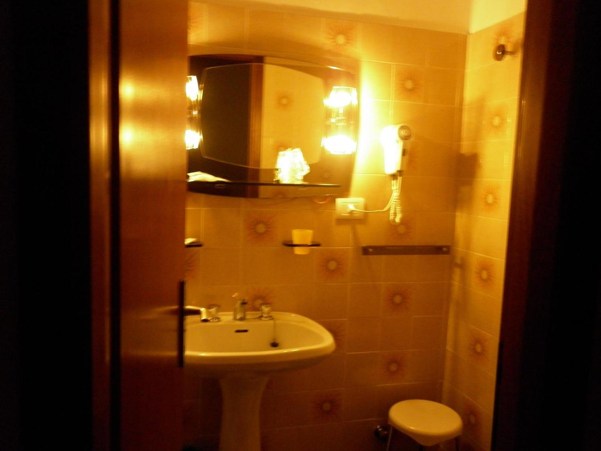 Hotel Cristina Tenno Zimmer foto